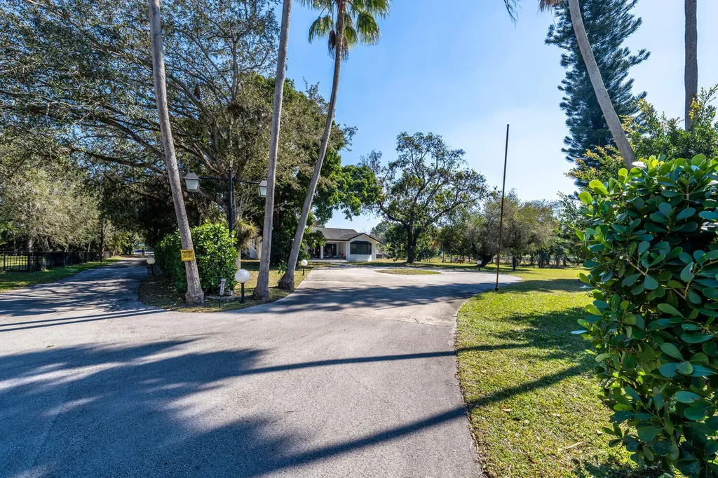 1710 SW 142nd Avenue Davie FL 33325