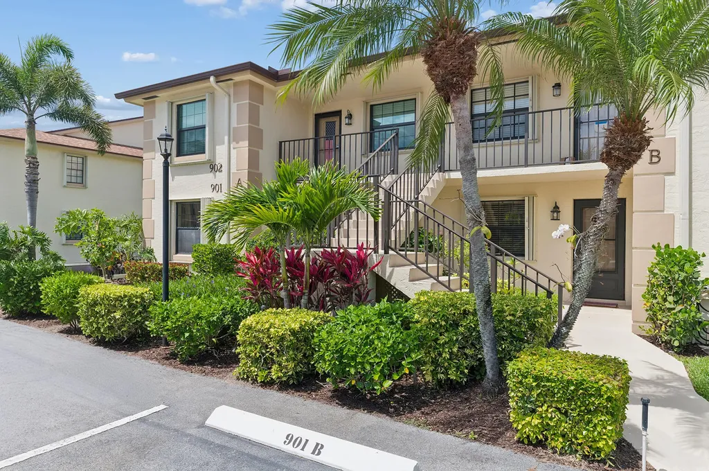 901 Pinecrest Circle Jupiter FL 33458