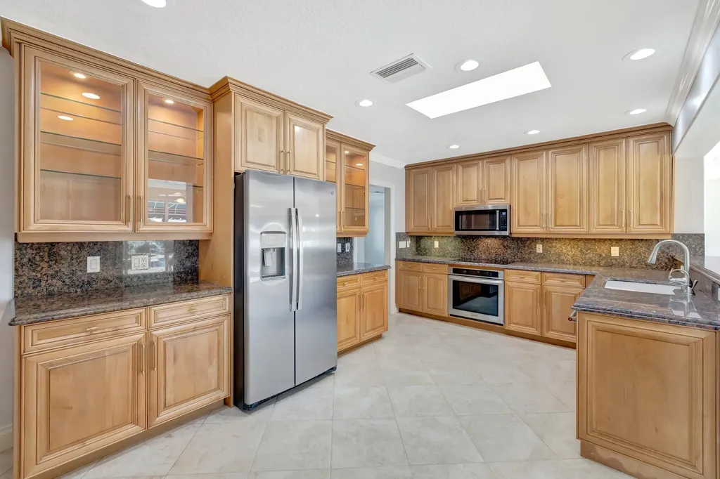 3851 NE 27th Avenue Lighthouse Point FL 33064