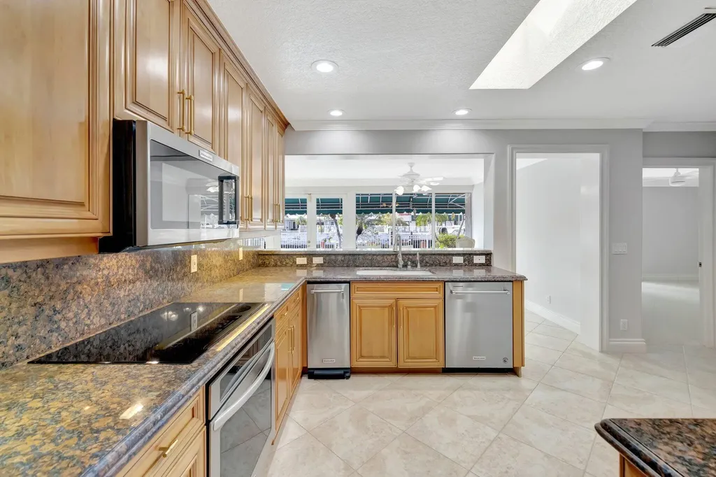 3851 NE 27th Avenue Lighthouse Point FL 33064