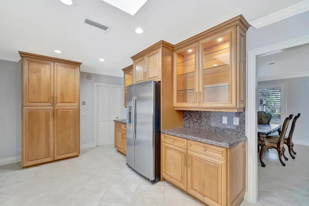 3851 NE 27th Avenue Lighthouse Point FL 33064