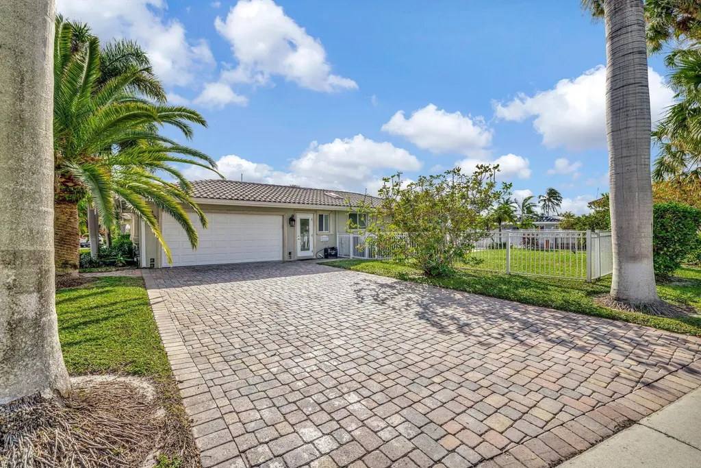 3851 NE 27th Avenue Lighthouse Point FL 33064