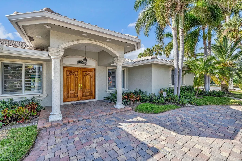 3851 NE 27th Avenue Lighthouse Point FL 33064