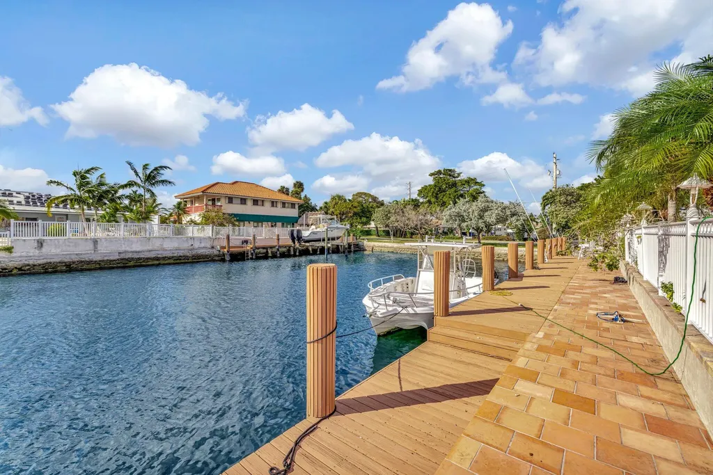 3851 NE 27th Avenue Lighthouse Point FL 33064