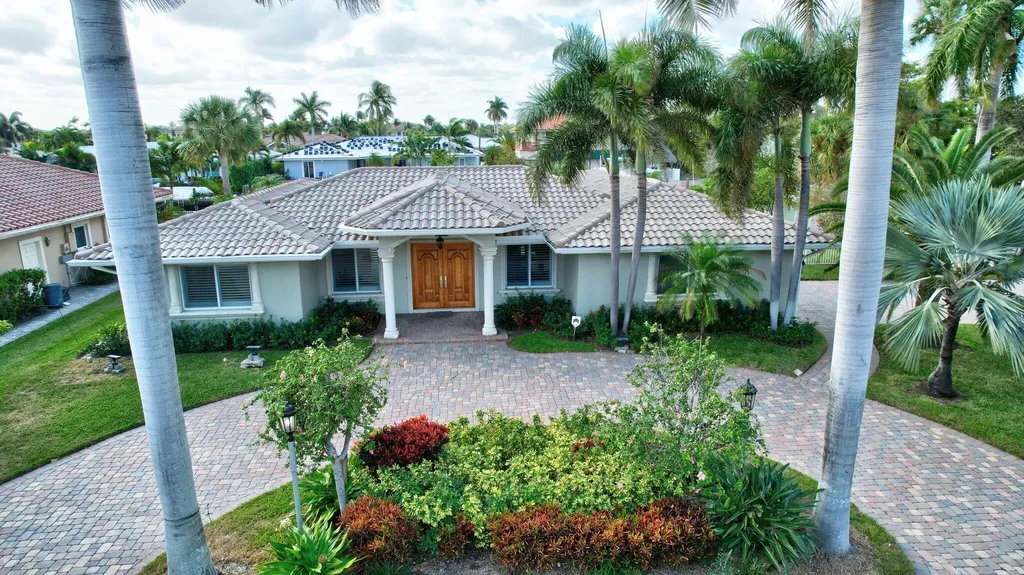 3851 NE 27th Avenue Lighthouse Point FL 33064