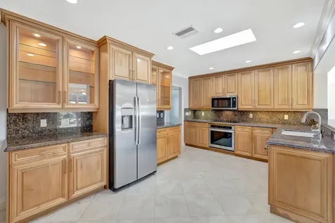 3851 NE 27th Avenue Lighthouse Point FL 33064