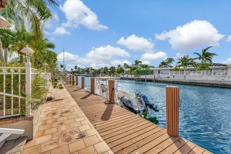 3851 NE 27th Avenue Lighthouse Point FL 33064