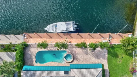 3851 NE 27th Avenue Lighthouse Point FL 33064