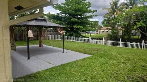 1916 SW 28th Way Fort Lauderdale FL 33312