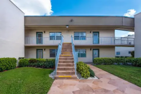 224 Piedmont E Delray Beach FL 33484