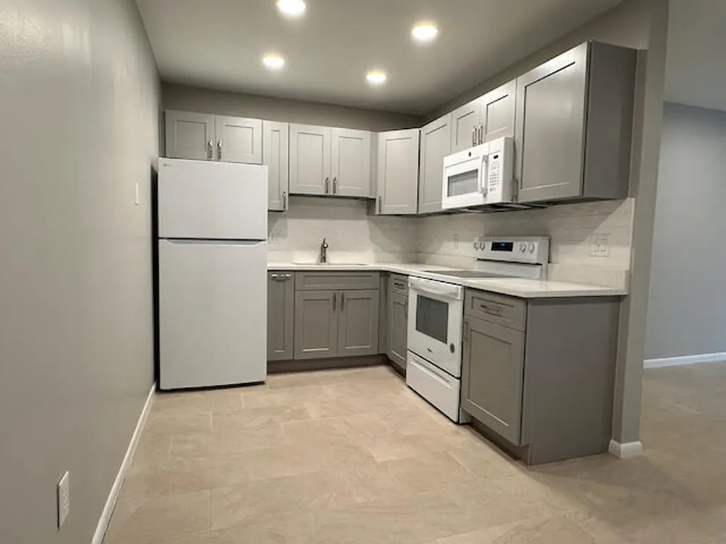 1741 N 3rd Avenue Avenue N Lake Worth Beach FL 33460