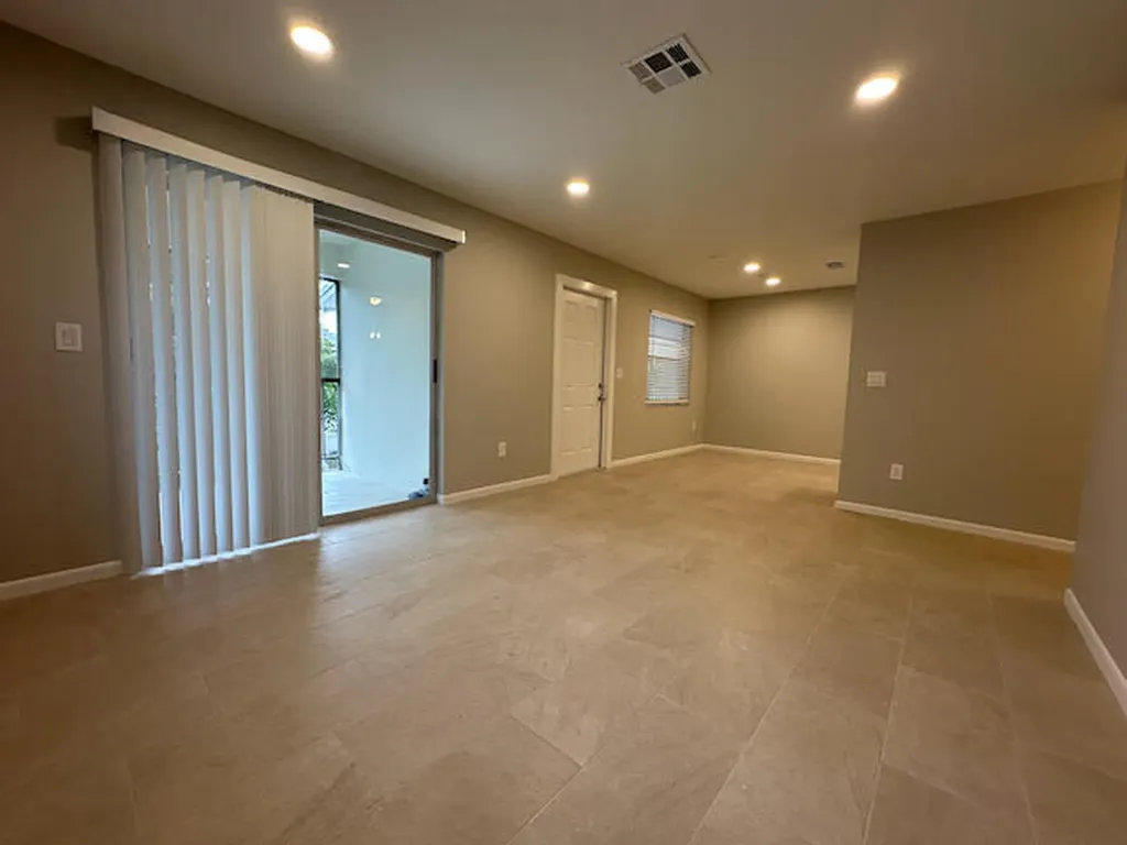 1741 N 3rd Avenue Avenue N Lake Worth Beach FL 33460
