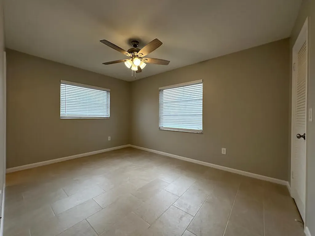 1741 N 3rd Avenue Avenue N Lake Worth Beach FL 33460