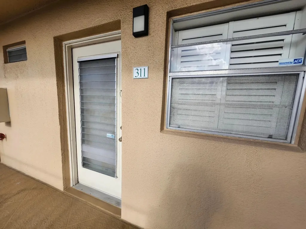 2600 NE 1st Lane Boynton Beach FL 33435