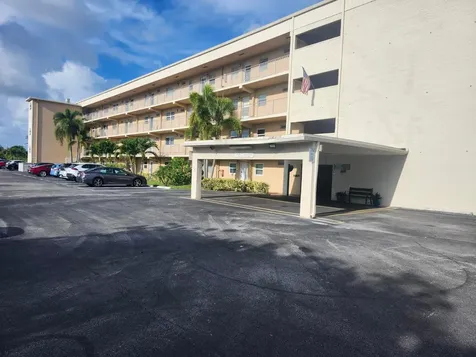 2600 NE 1st Lane Boynton Beach FL 33435