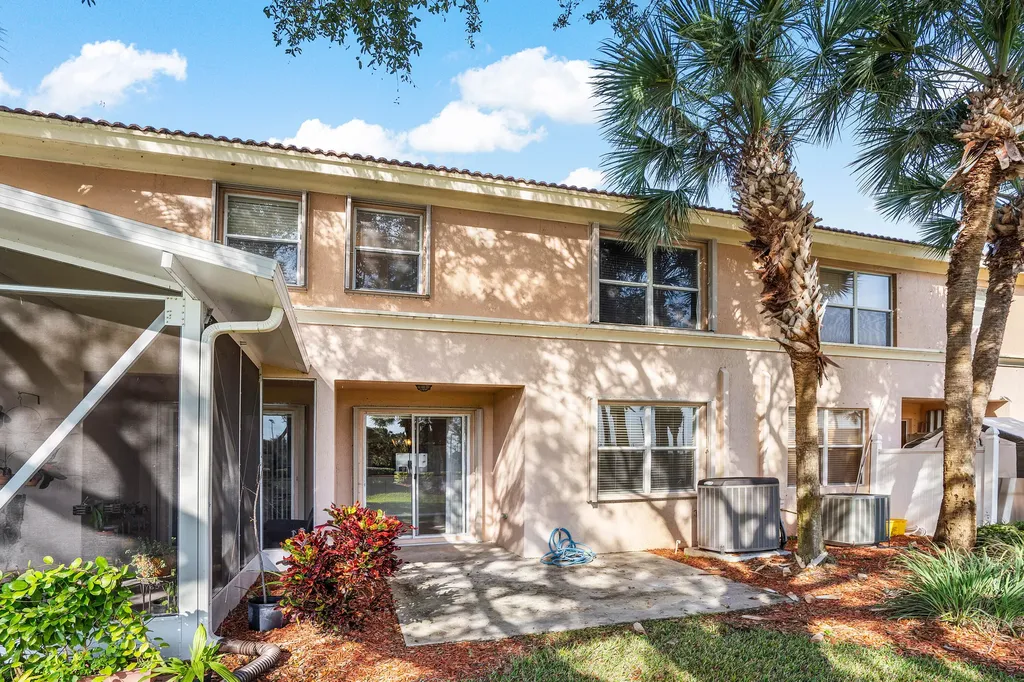 389 River Bluff Lane Royal Palm Beach FL 33411