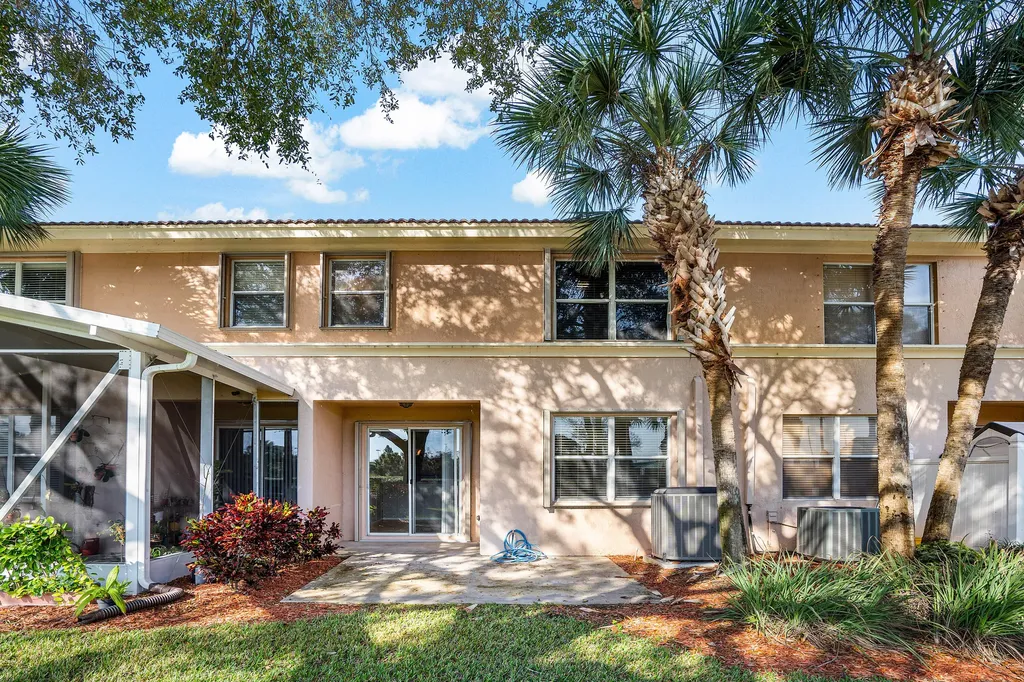 389 River Bluff Lane Royal Palm Beach FL 33411