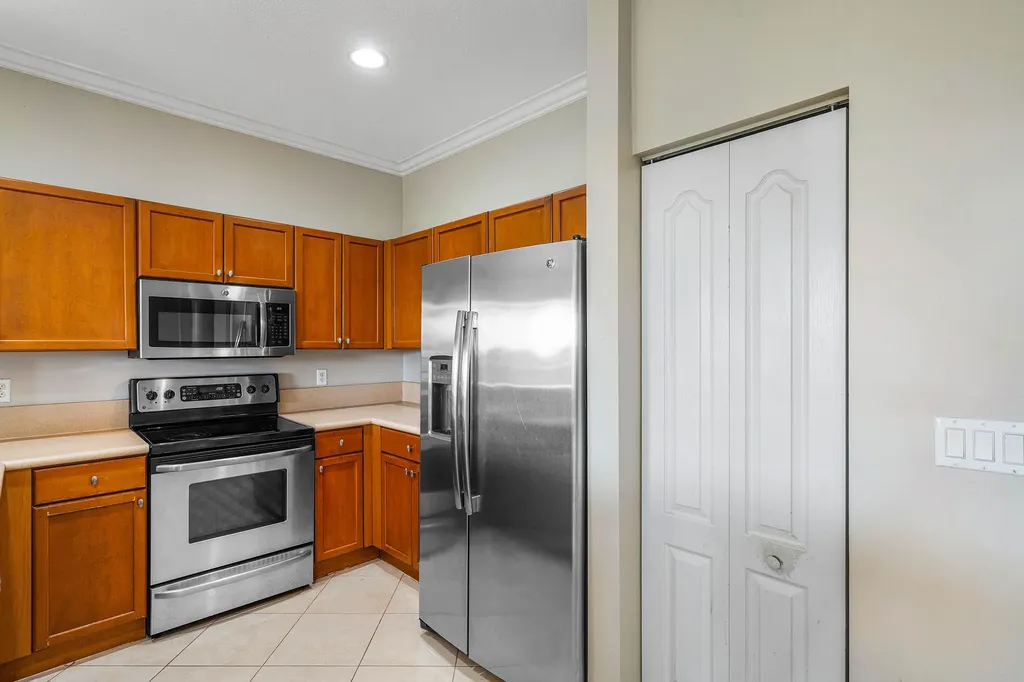 389 River Bluff Lane Royal Palm Beach FL 33411