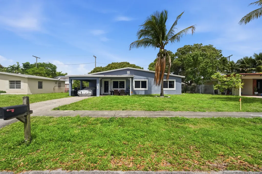 3821 NW 4th Place Lauderhill FL 33311