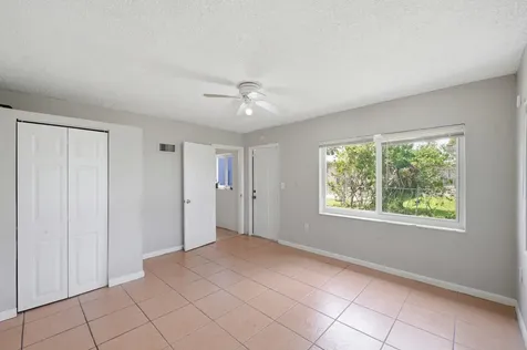 3821 NW 4th Place Lauderhill FL 33311