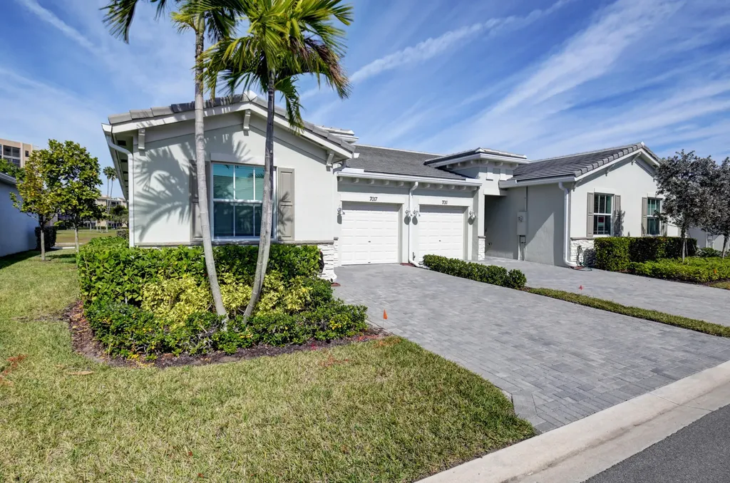 7017 Peters Lane Delray Beach FL 33446