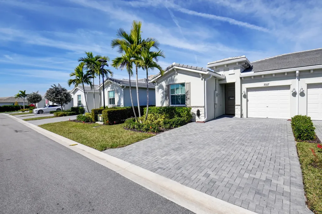 7017 Peters Lane Delray Beach FL 33446