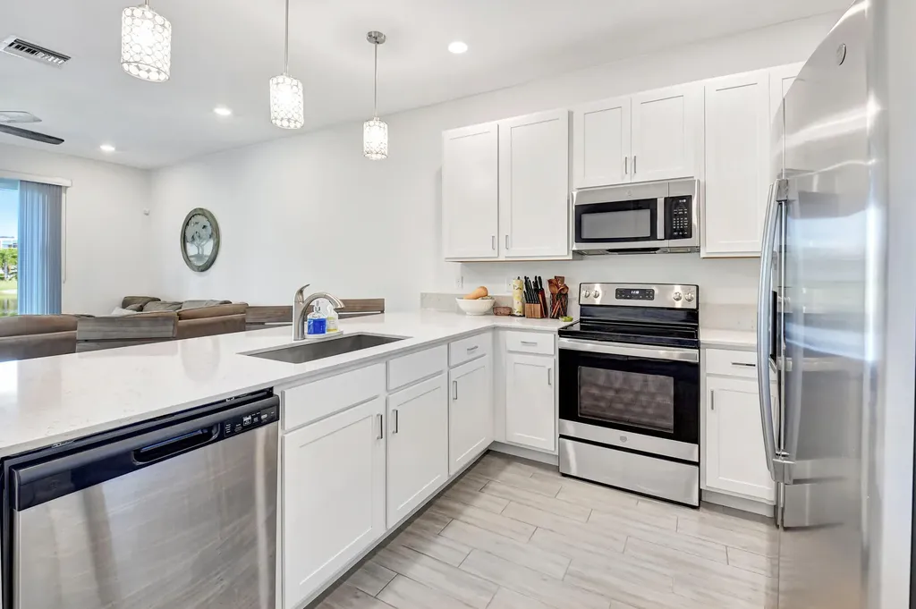 7017 Peters Lane Delray Beach FL 33446