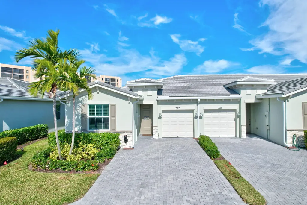7017 Peters Lane Delray Beach FL 33446