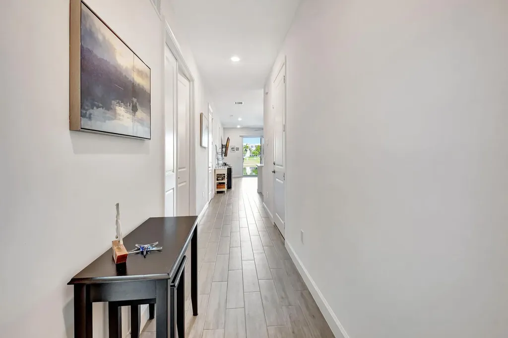 7017 Peters Lane Delray Beach FL 33446