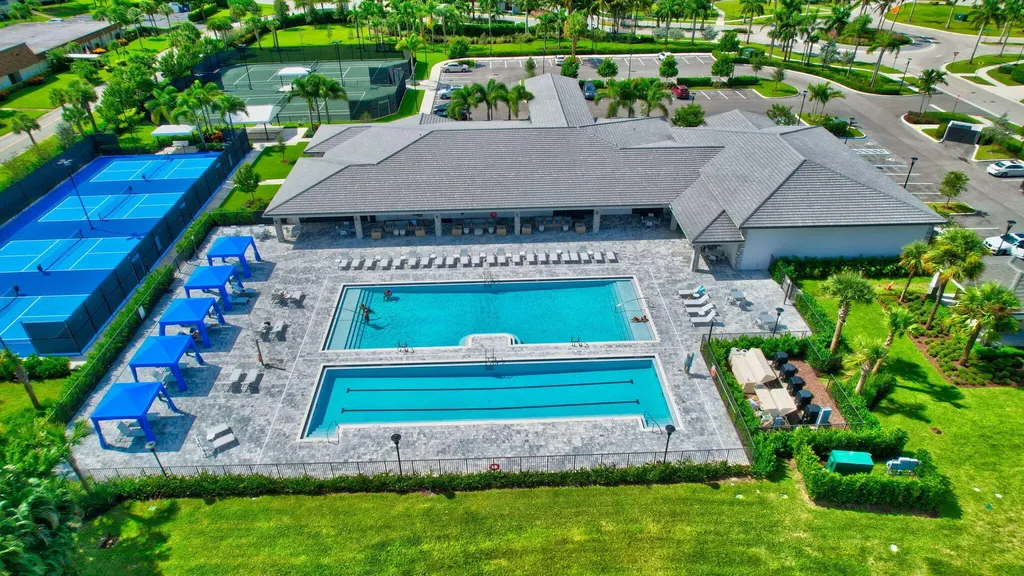 7017 Peters Lane Delray Beach FL 33446