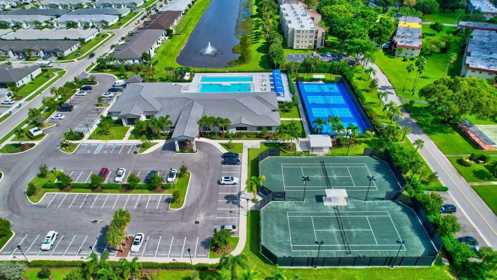 7017 Peters Lane Delray Beach FL 33446