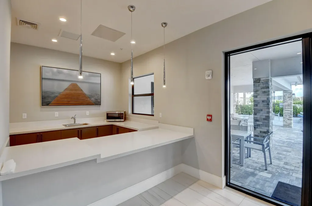 7017 Peters Lane Delray Beach FL 33446