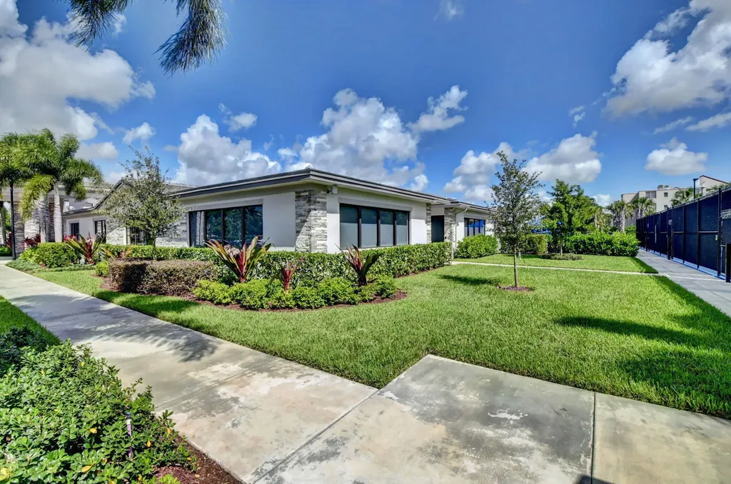 7017 Peters Lane Delray Beach FL 33446