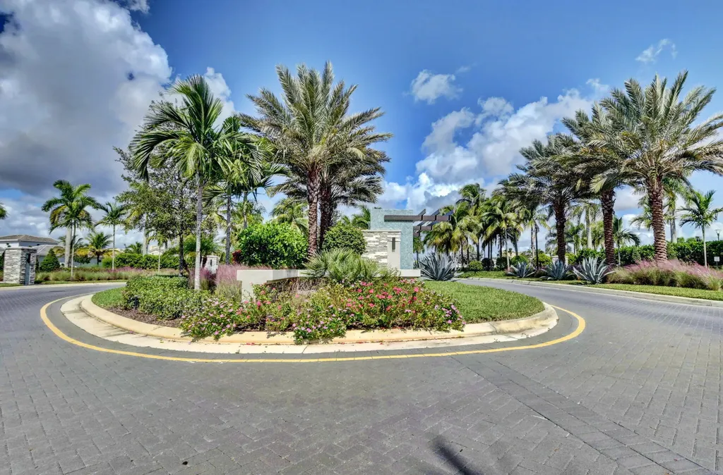 7017 Peters Lane Delray Beach FL 33446