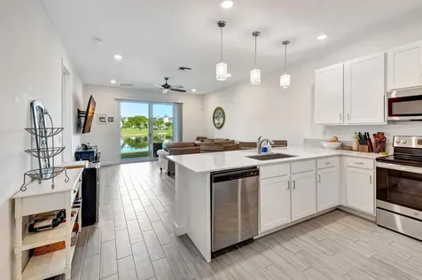 7017 Peters Lane Delray Beach FL 33446