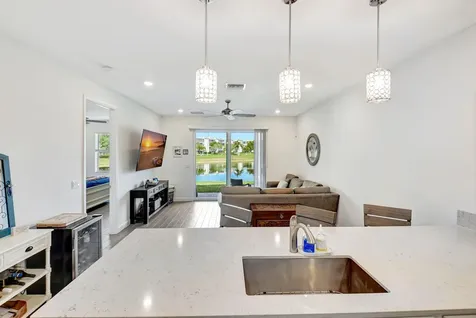 7017 Peters Lane Delray Beach FL 33446