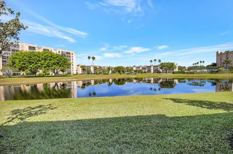 7017 Peters Lane Delray Beach FL 33446