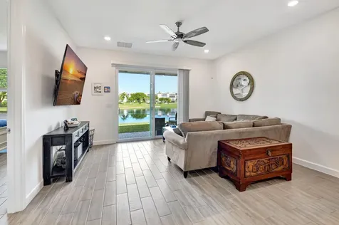 7017 Peters Lane Delray Beach FL 33446