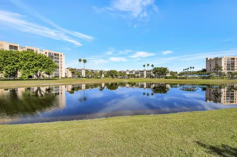 7017 Peters Lane Delray Beach FL 33446