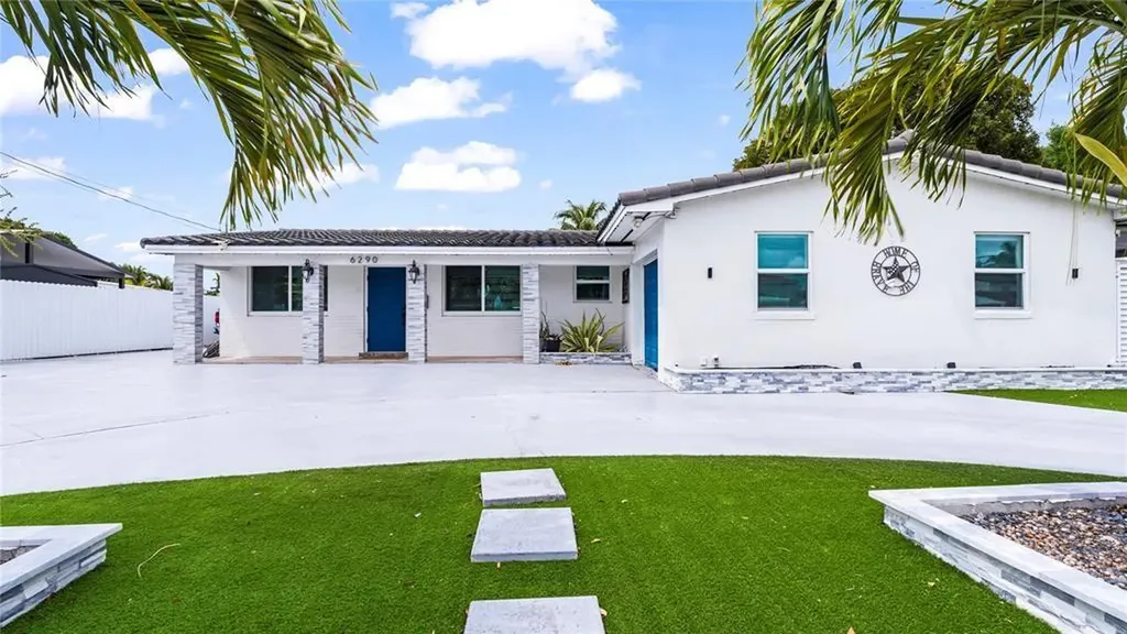 6290 W 16th Avenue Hialeah FL 33012