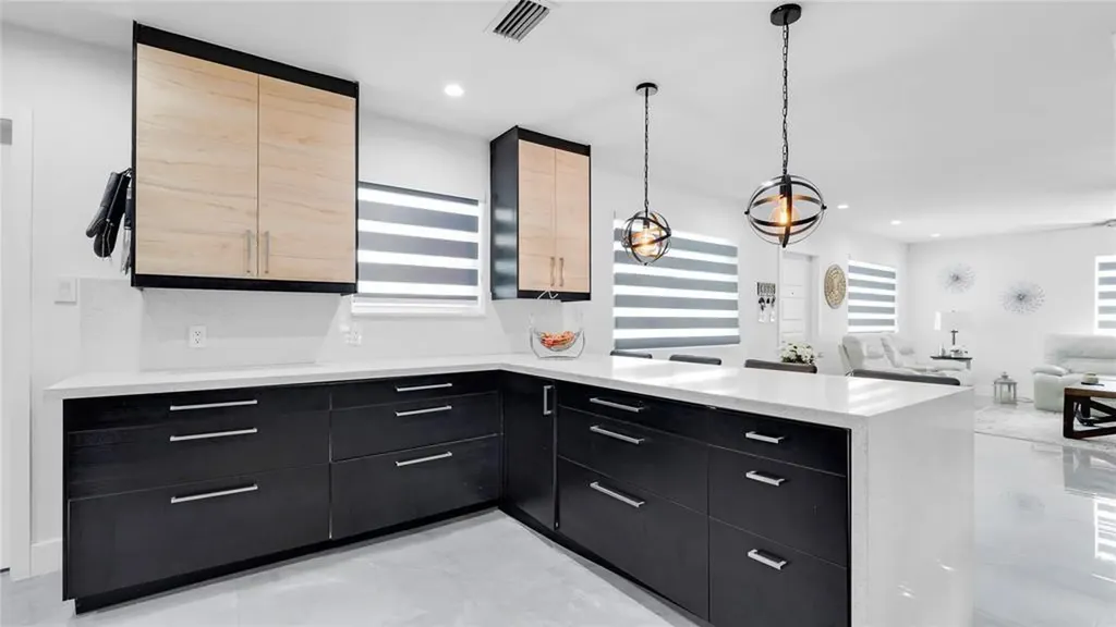 6290 W 16th Avenue Hialeah FL 33012
