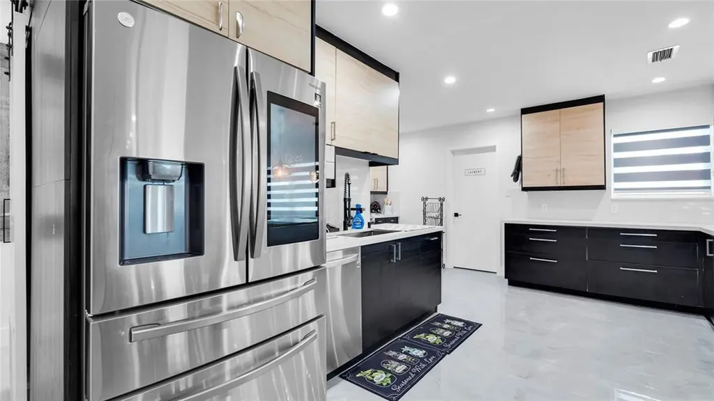 6290 W 16th Avenue Hialeah FL 33012