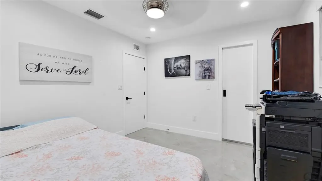 6290 W 16th Avenue Hialeah FL 33012