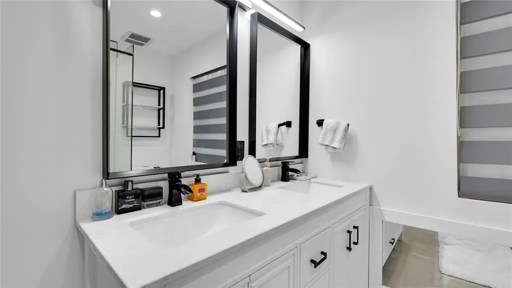 6290 W 16th Avenue Hialeah FL 33012