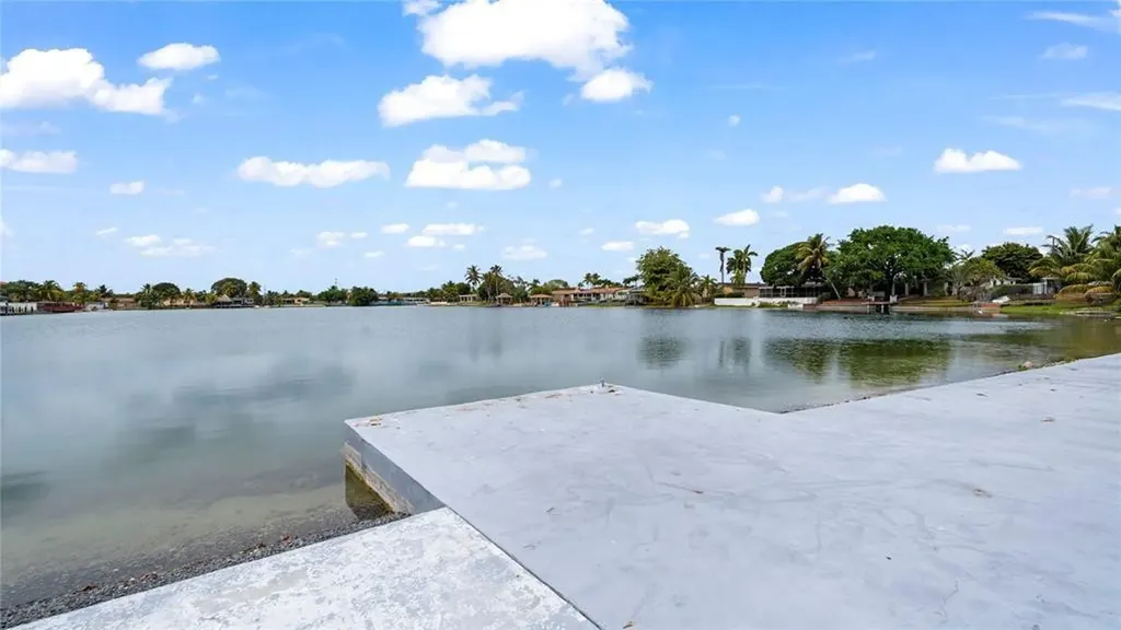 6290 W 16th Avenue Hialeah FL 33012