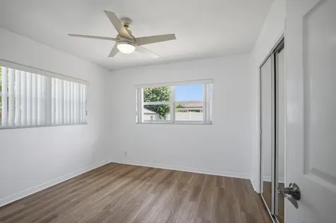 4630 NE 3rd Terrace Oakland Park FL 33334