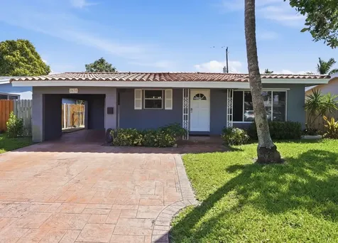 4630 NE 3rd Terrace Oakland Park FL 33334