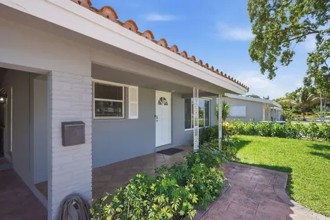 4630 NE 3rd Terrace Oakland Park FL 33334