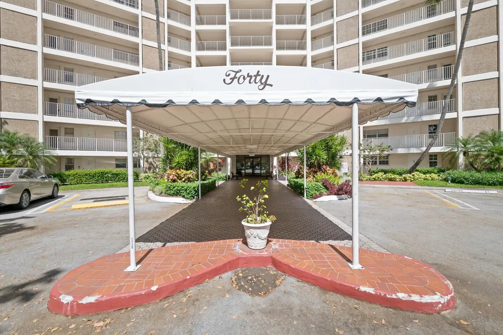 3051 N Course Drive Pompano Beach FL 33069