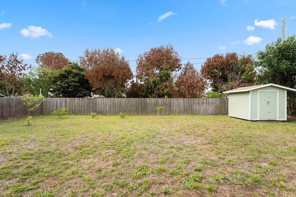 452 SW David Terrace Port St Lucie FL 34953